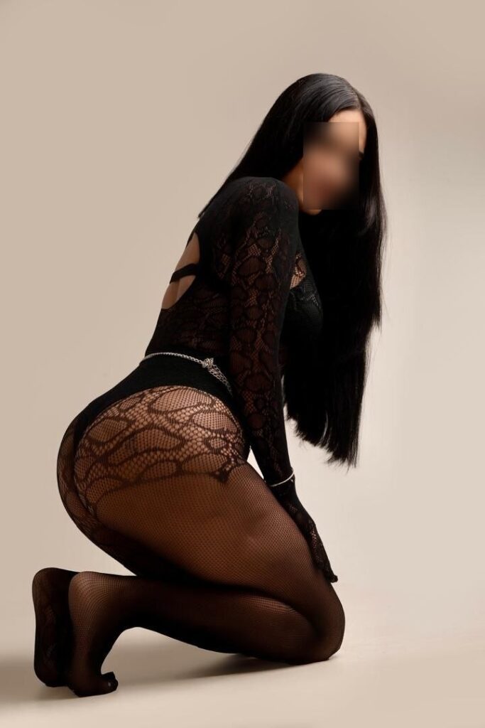 Cristina, puta posa en una sesión fotografica para Mujeresconclase